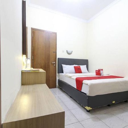 Reddoorz Plus Near Stadion Mandala Krida Yogyakarta Extérieur photo
