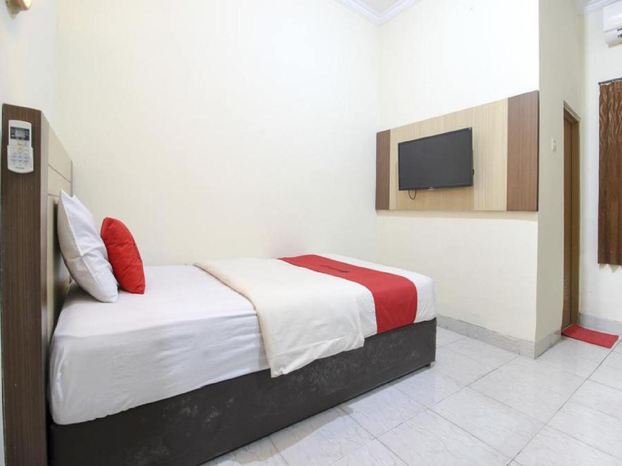 Reddoorz Plus Near Stadion Mandala Krida Yogyakarta Extérieur photo