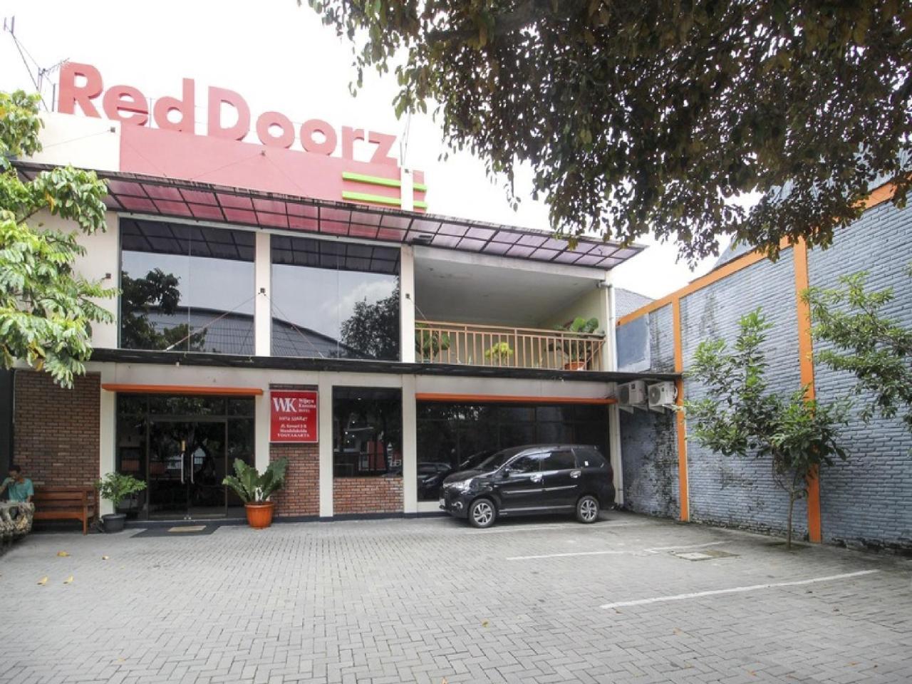 Reddoorz Plus Near Stadion Mandala Krida Yogyakarta Extérieur photo