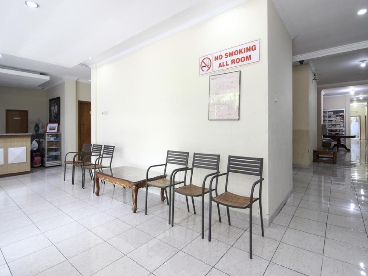 Reddoorz Plus Near Stadion Mandala Krida Yogyakarta Extérieur photo