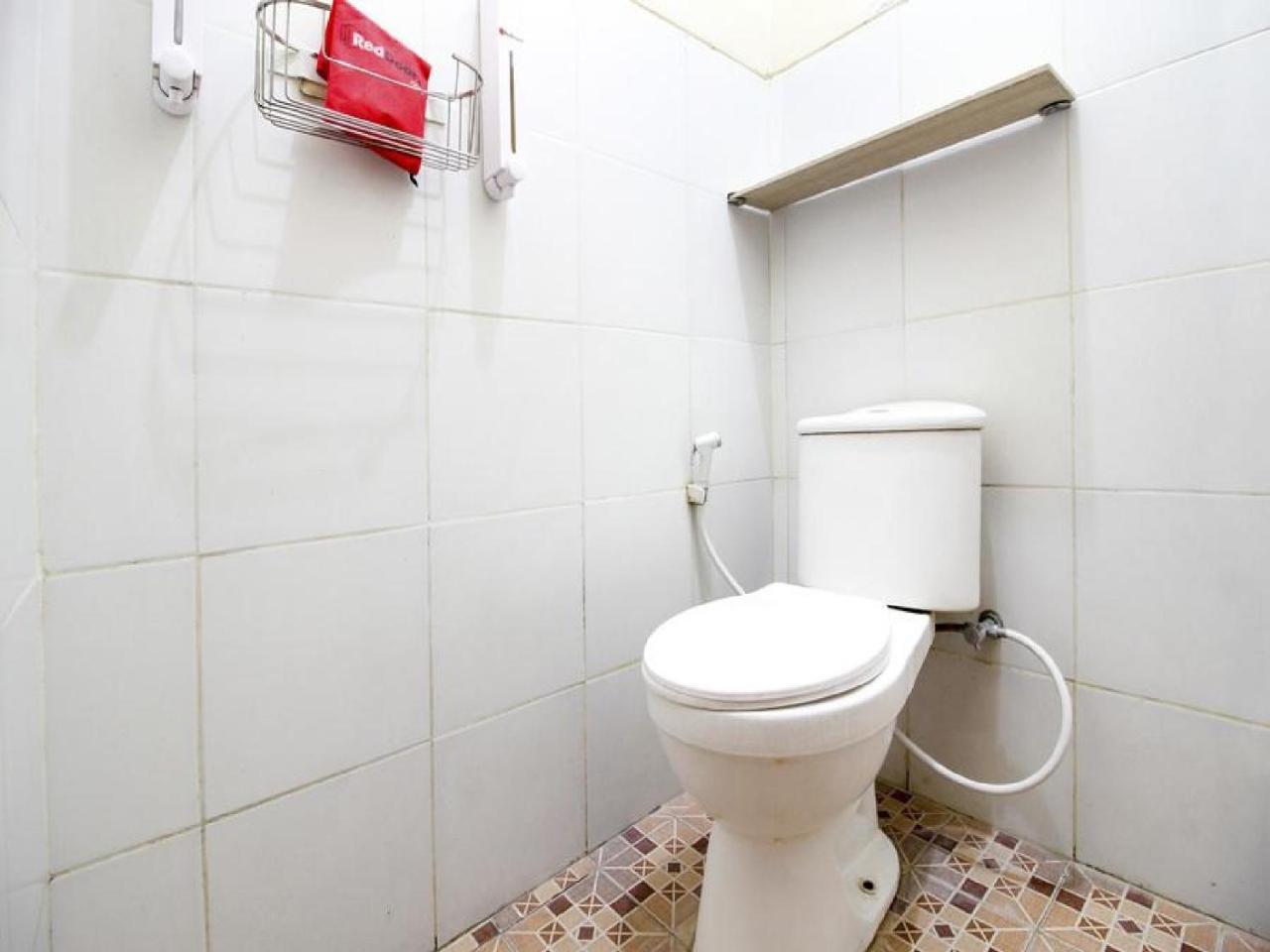 Reddoorz Plus Near Stadion Mandala Krida Yogyakarta Extérieur photo