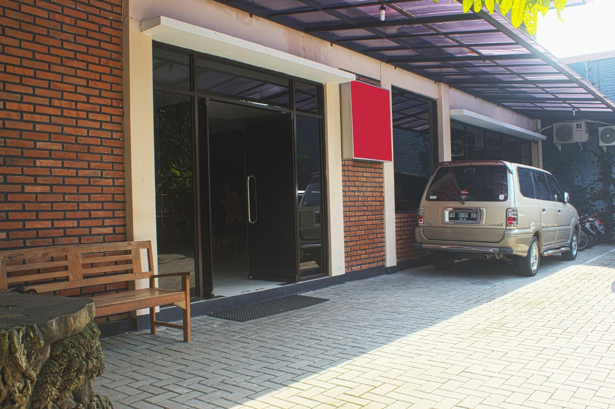 Reddoorz Plus Near Stadion Mandala Krida Yogyakarta Extérieur photo