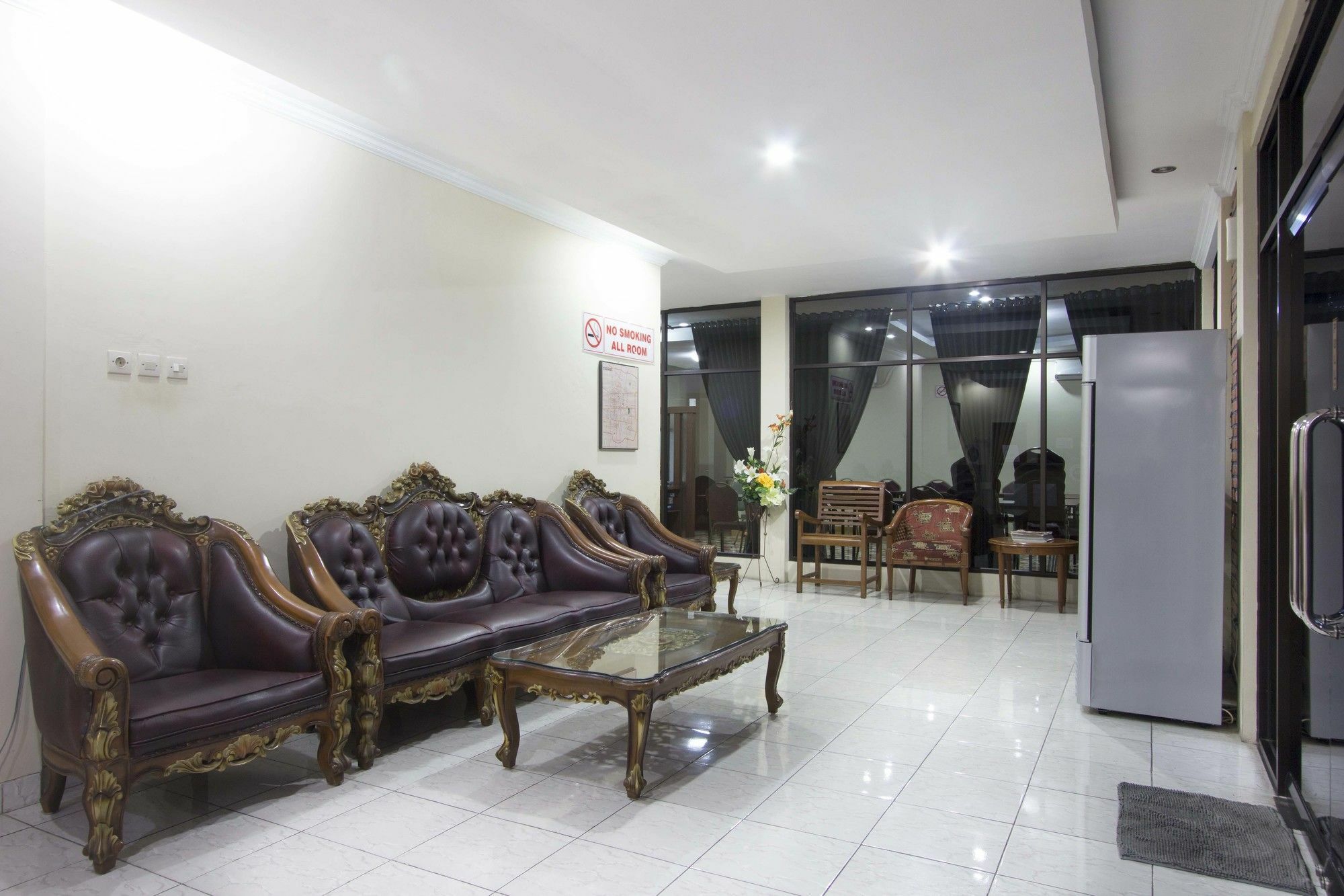 Reddoorz Plus Near Stadion Mandala Krida Yogyakarta Extérieur photo