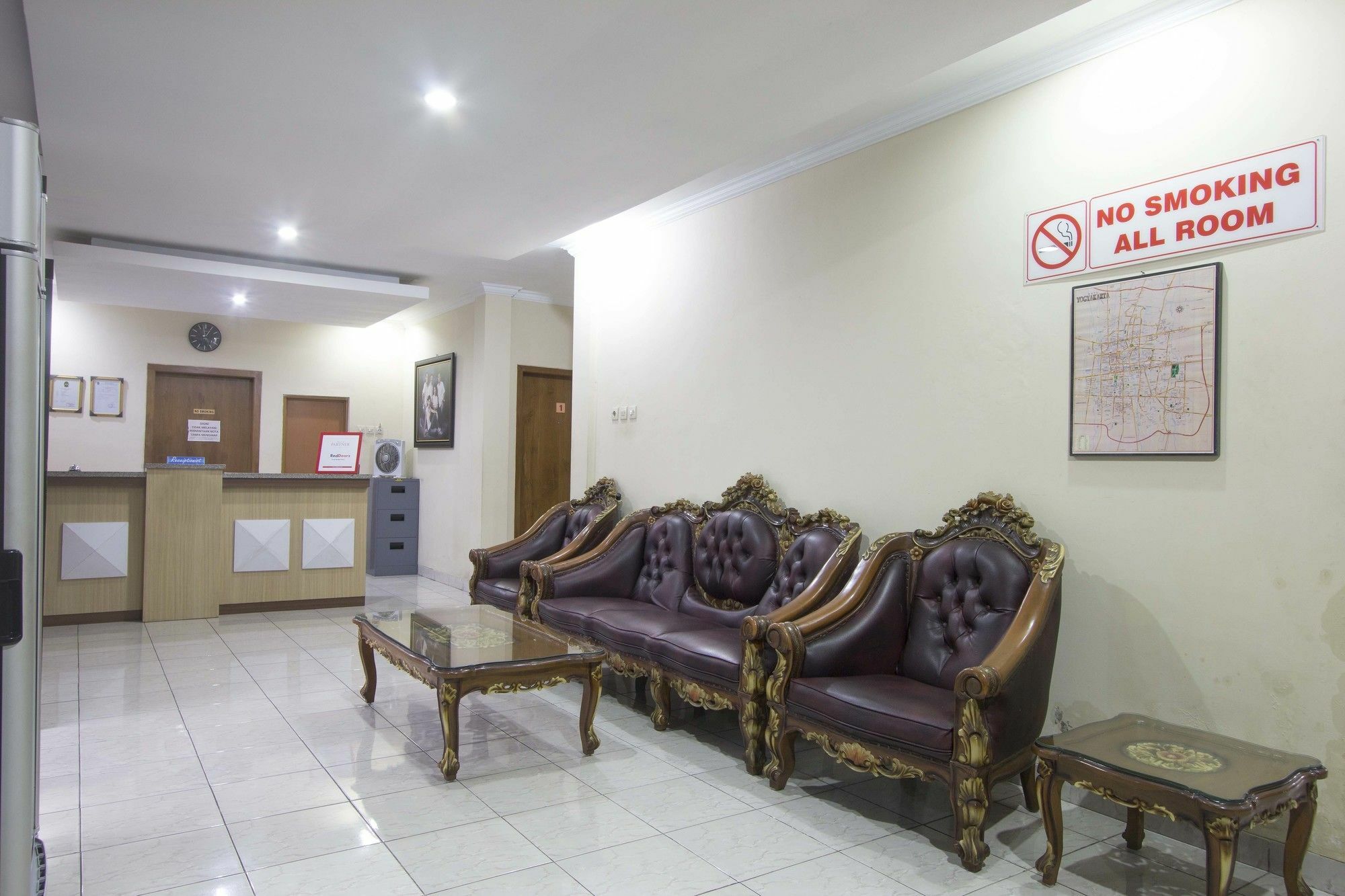 Reddoorz Plus Near Stadion Mandala Krida Yogyakarta Extérieur photo